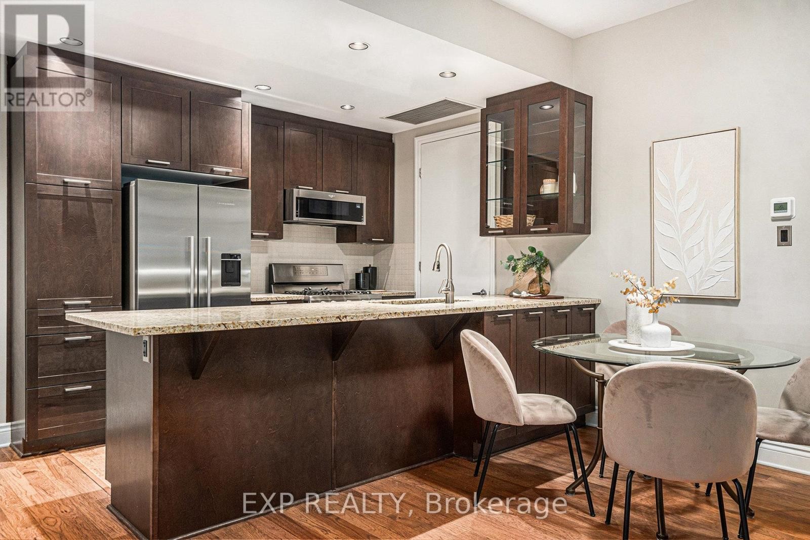 












403 - 327 BREEZEHILL AVENUE S

,
Ottawa,




Ontario
K1Y1R6

