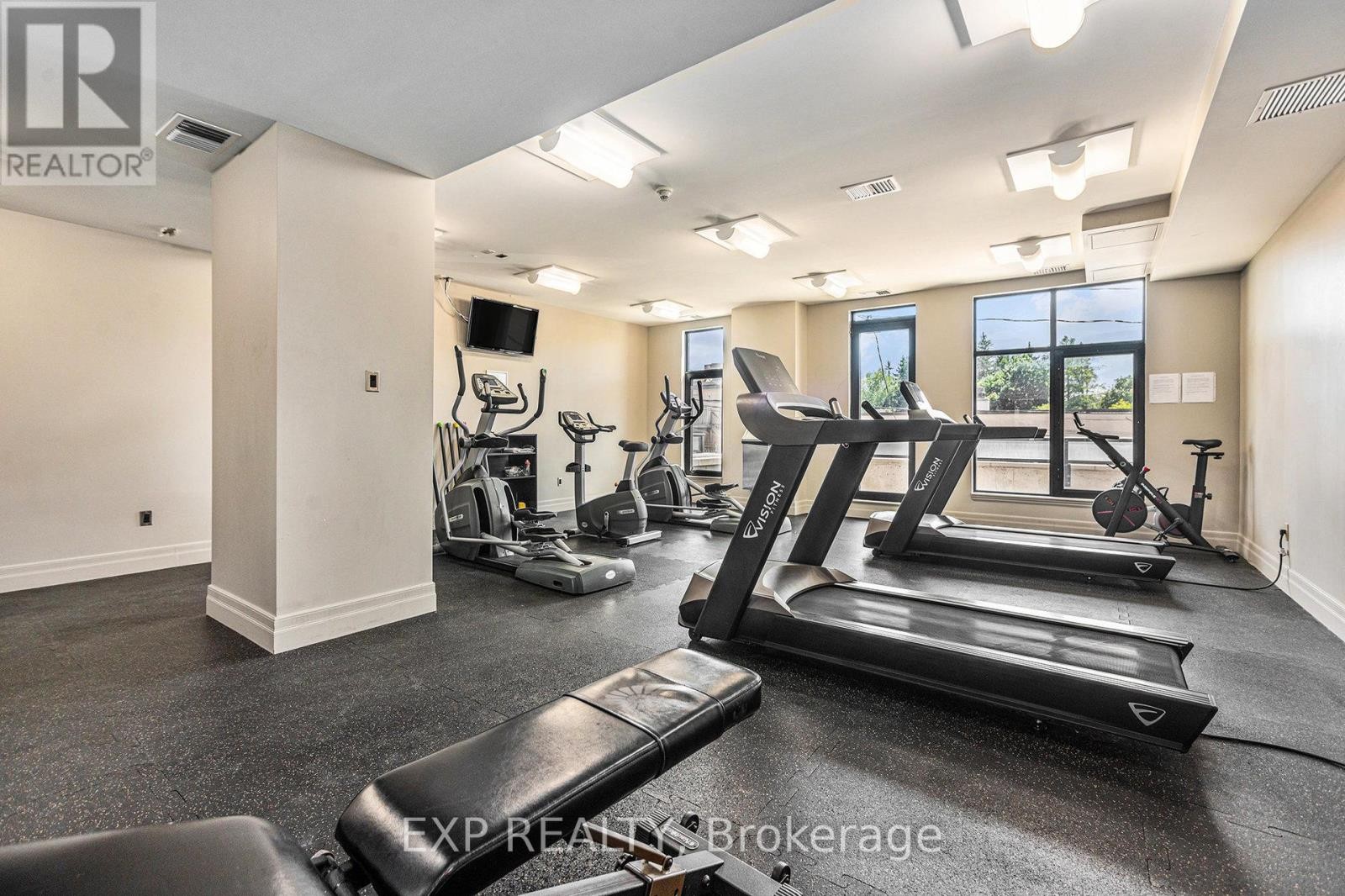 












403 - 327 BREEZEHILL AVENUE S

,
Ottawa,




Ontario
K1Y1R6

