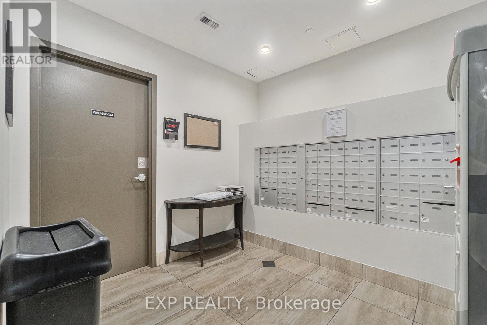 












403 - 327 BREEZEHILL AVENUE S

,
Ottawa,




Ontario
K1Y1R6

