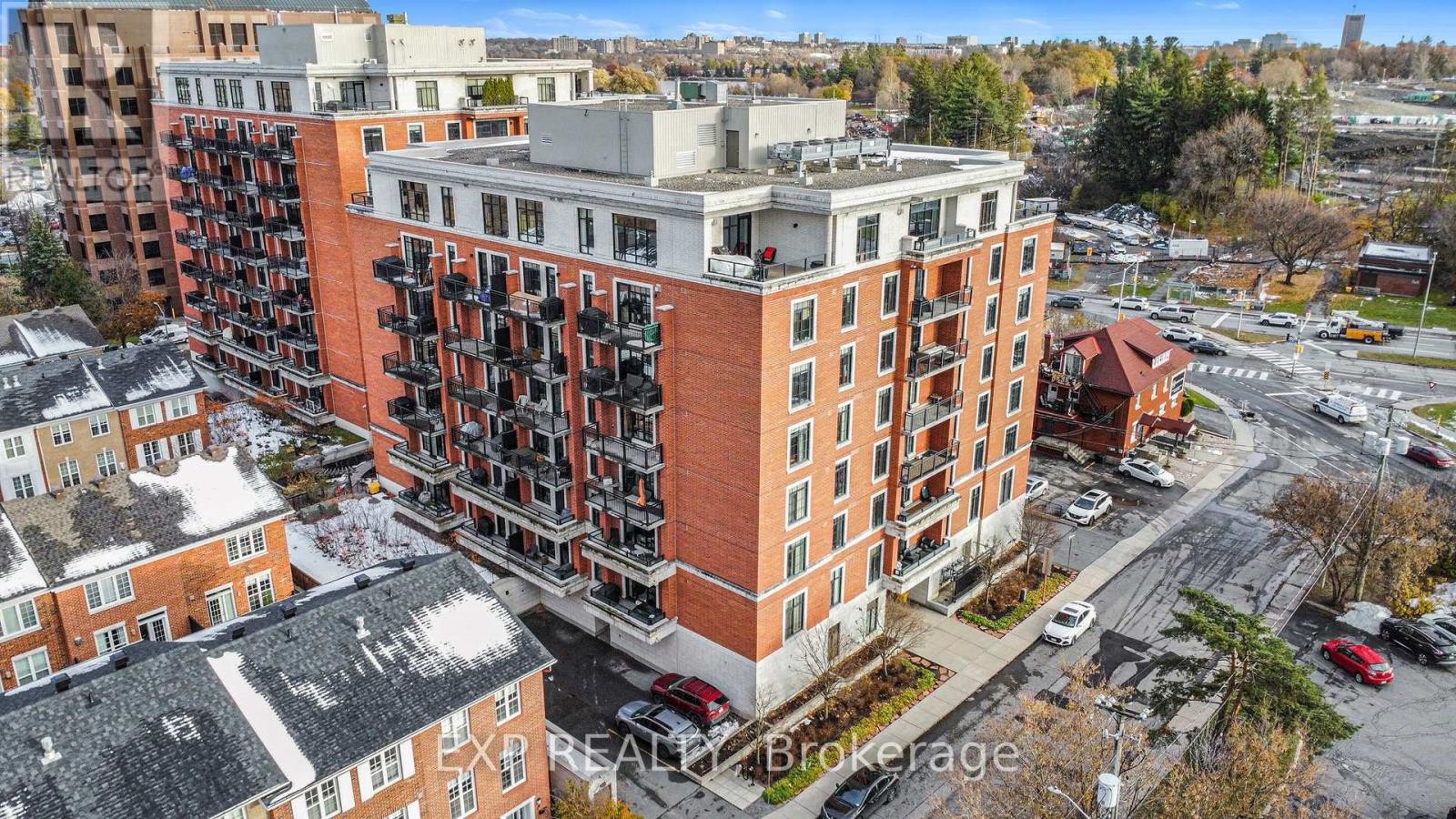 












403 - 327 BREEZEHILL AVENUE S

,
Ottawa,




Ontario
K1Y1R6

