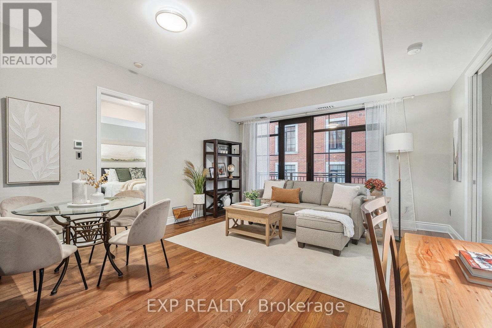 












403 - 327 BREEZEHILL AVENUE S

,
Ottawa,




Ontario
K1Y1R6

