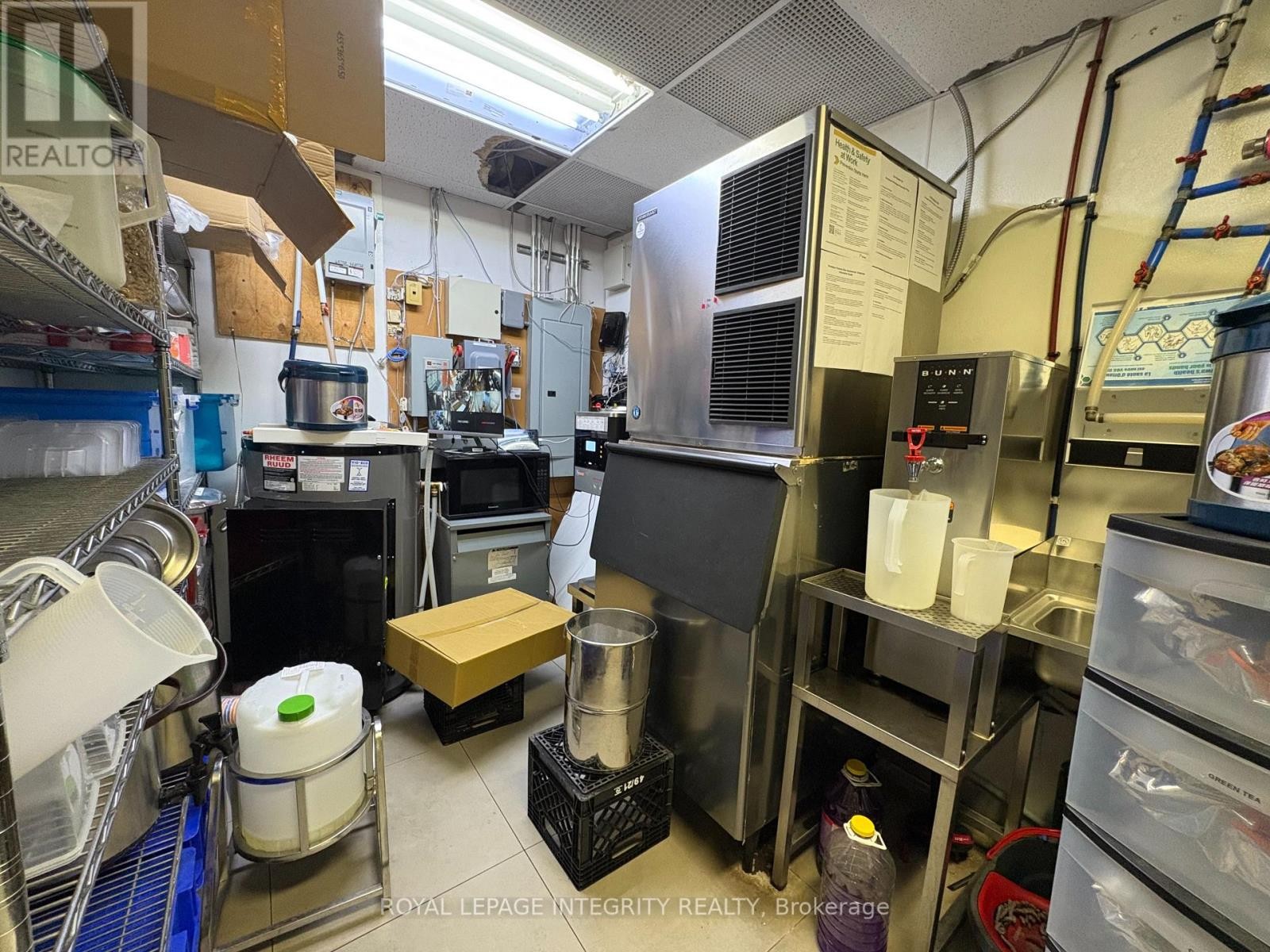 












290 BANK STREET

,
Ottawa,




Ontario
K2P1X6

