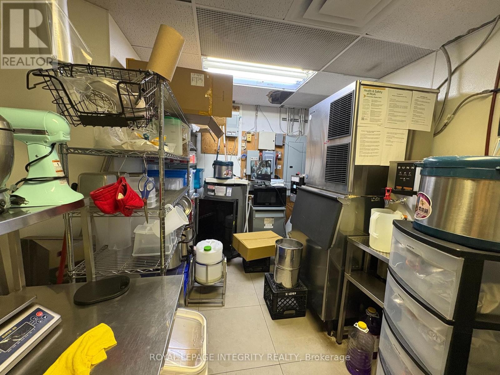 












290 BANK STREET

,
Ottawa,




Ontario
K2P1X6

