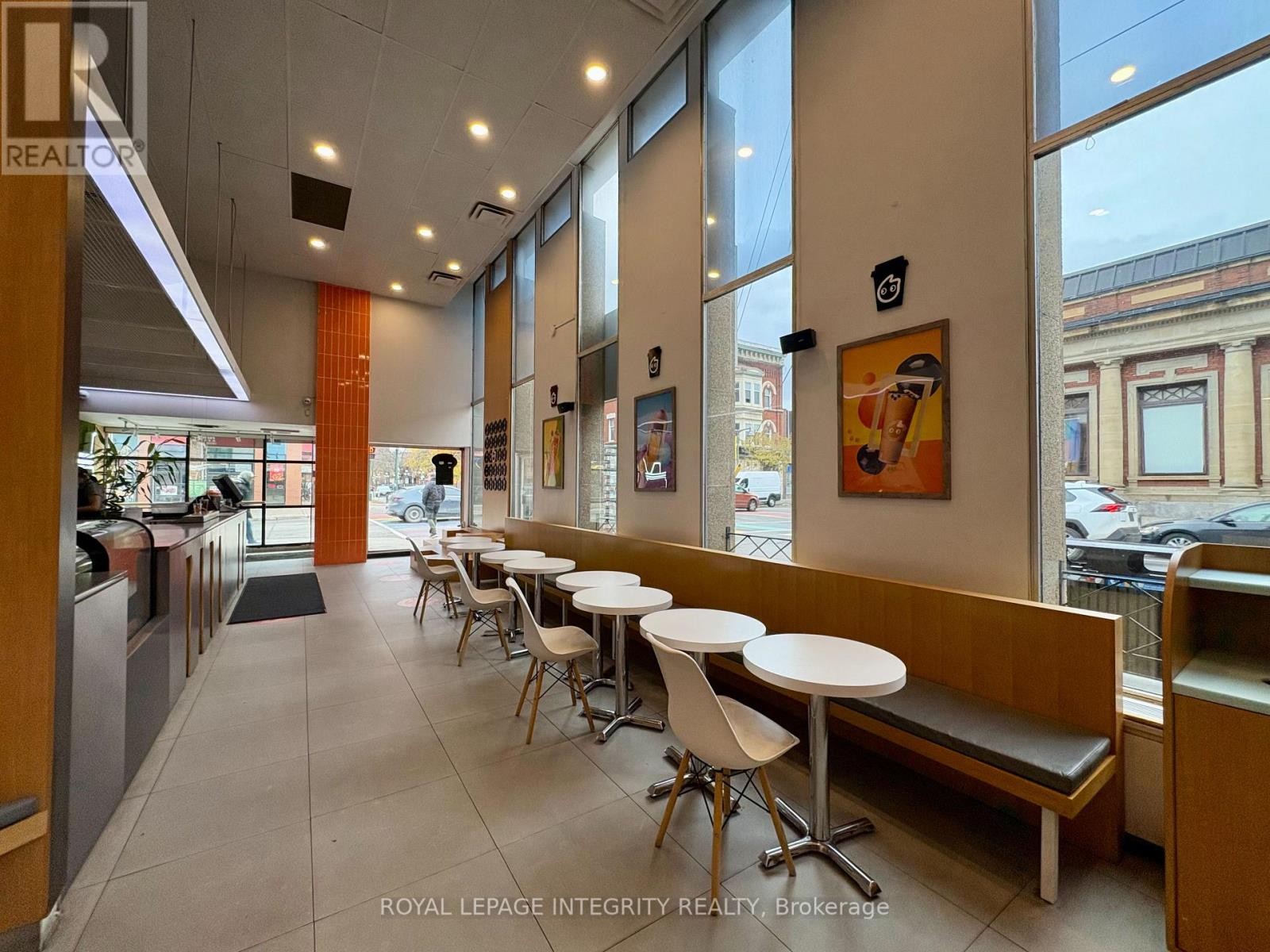 












290 BANK STREET

,
Ottawa,




Ontario
K2P1X6

