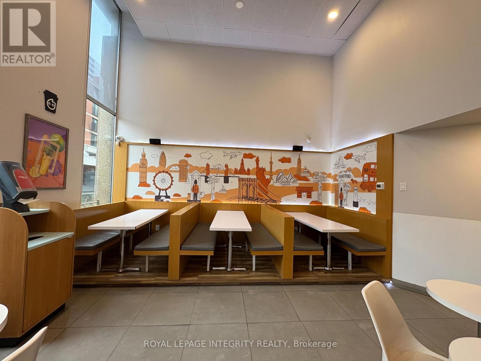 












290 BANK STREET

,
Ottawa,




Ontario
K2P1X6

