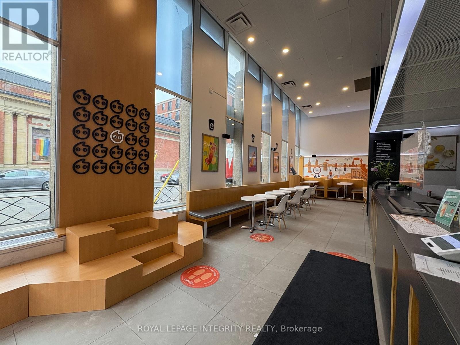 












290 BANK STREET

,
Ottawa,




Ontario
K2P1X6

