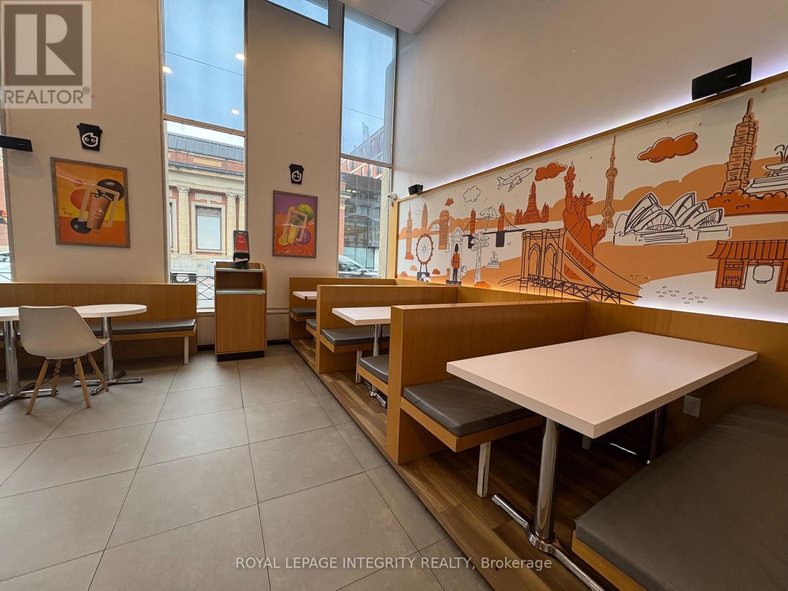 












290 BANK STREET

,
Ottawa,




Ontario
K2P1X6

