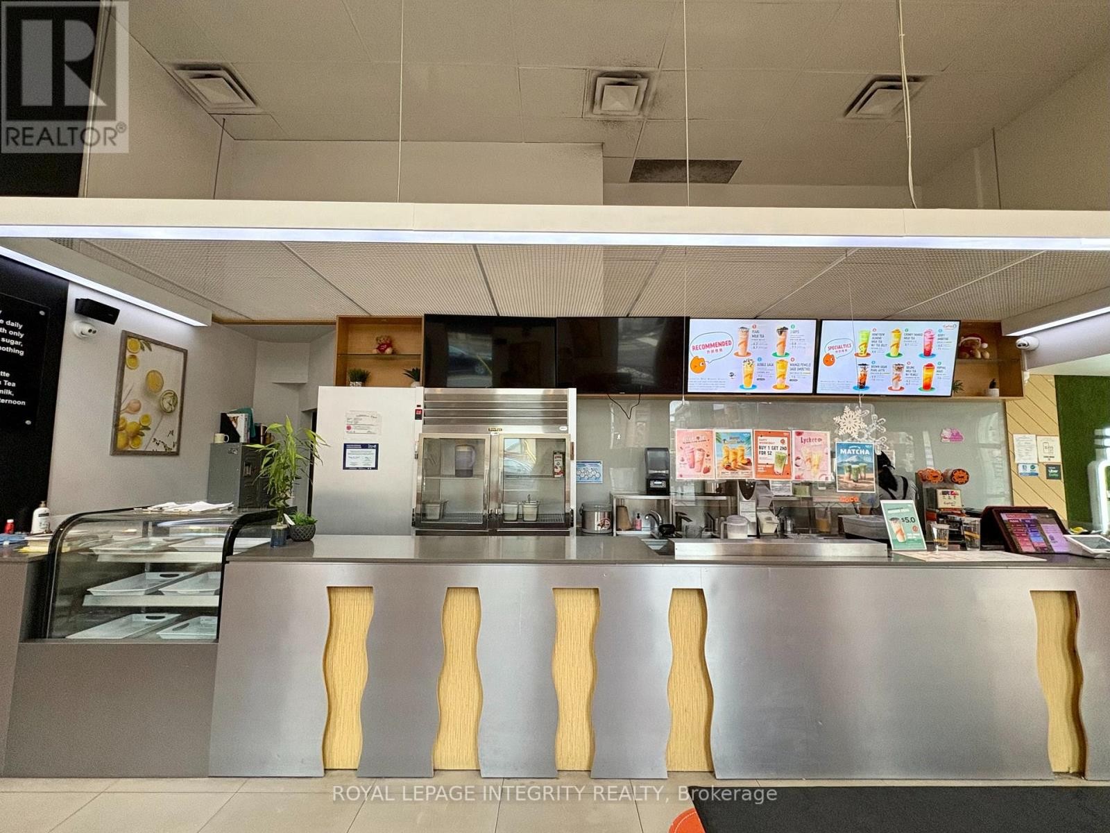 












290 BANK STREET

,
Ottawa,




Ontario
K2P1X6

