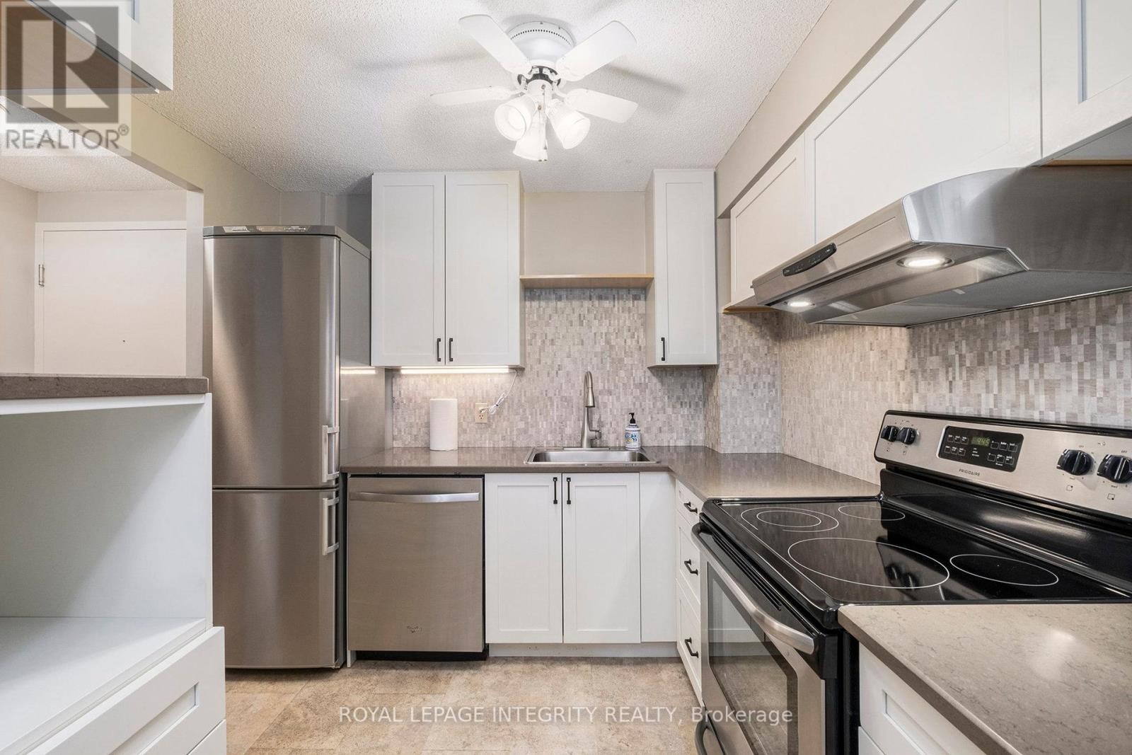 












210 - 1025 GRENON AVENUE

,
Ottawa,




Ontario
K2B8S5

