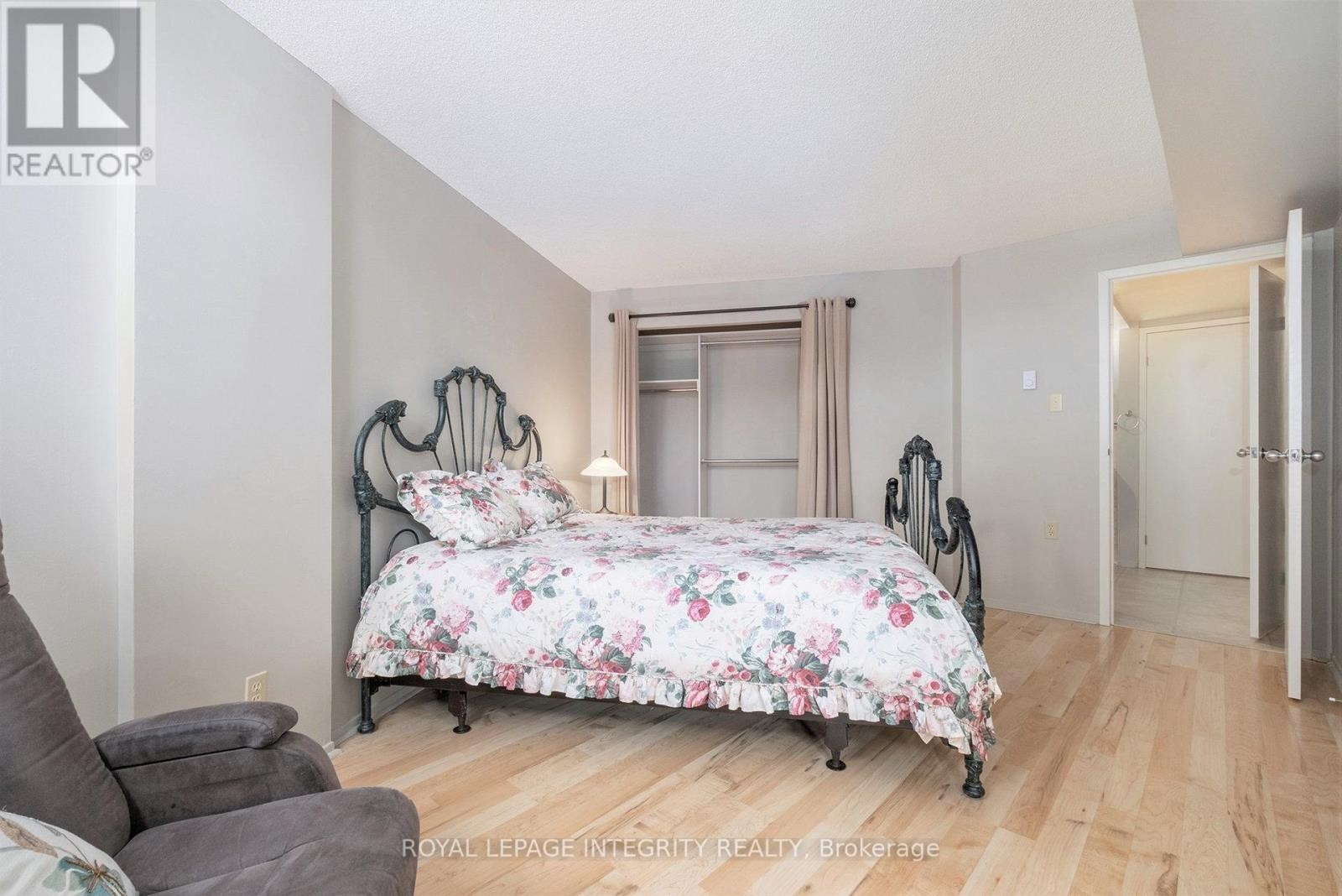 












210 - 1025 GRENON AVENUE

,
Ottawa,




Ontario
K2B8S5

