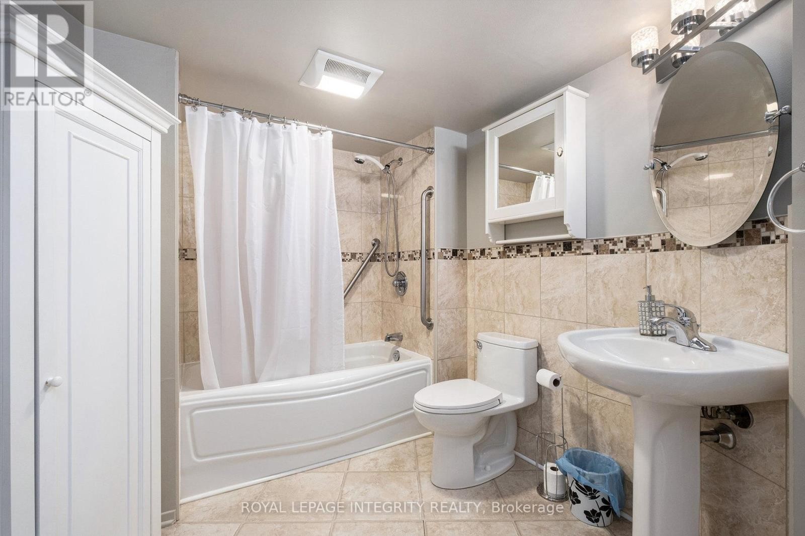 












210 - 1025 GRENON AVENUE

,
Ottawa,




Ontario
K2B8S5

