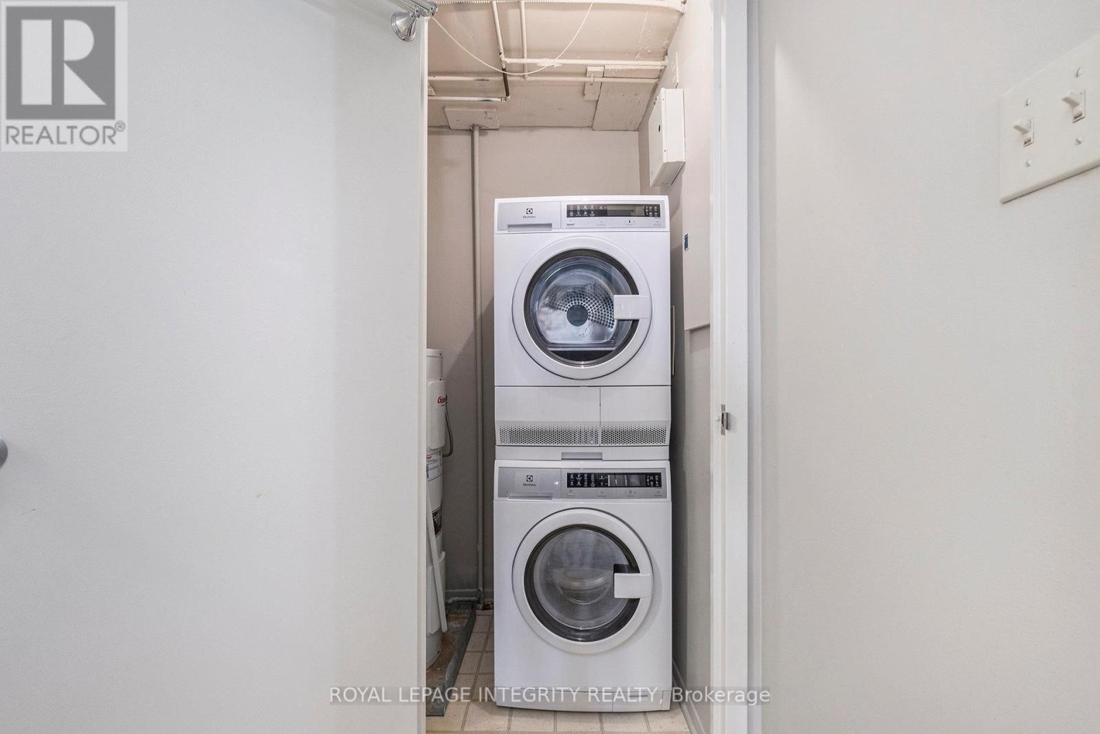 












210 - 1025 GRENON AVENUE

,
Ottawa,




Ontario
K2B8S5

