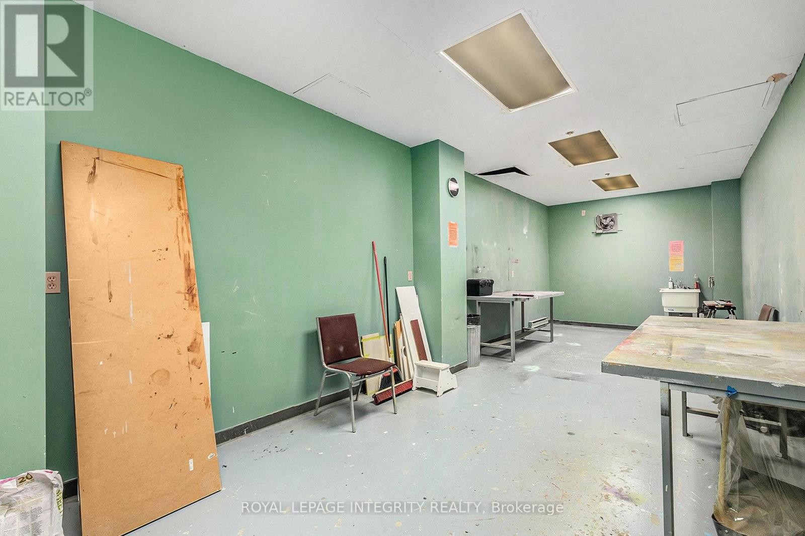 












210 - 1025 GRENON AVENUE

,
Ottawa,




Ontario
K2B8S5

