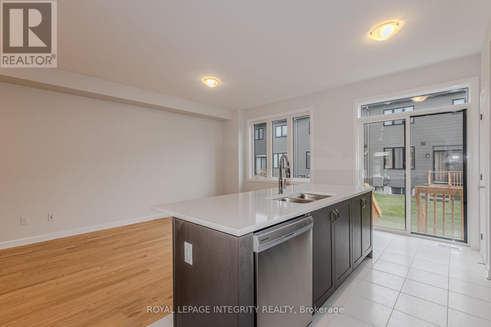 












66 OSLER STREET

,
Ottawa,




Ontario
K2W0M1

