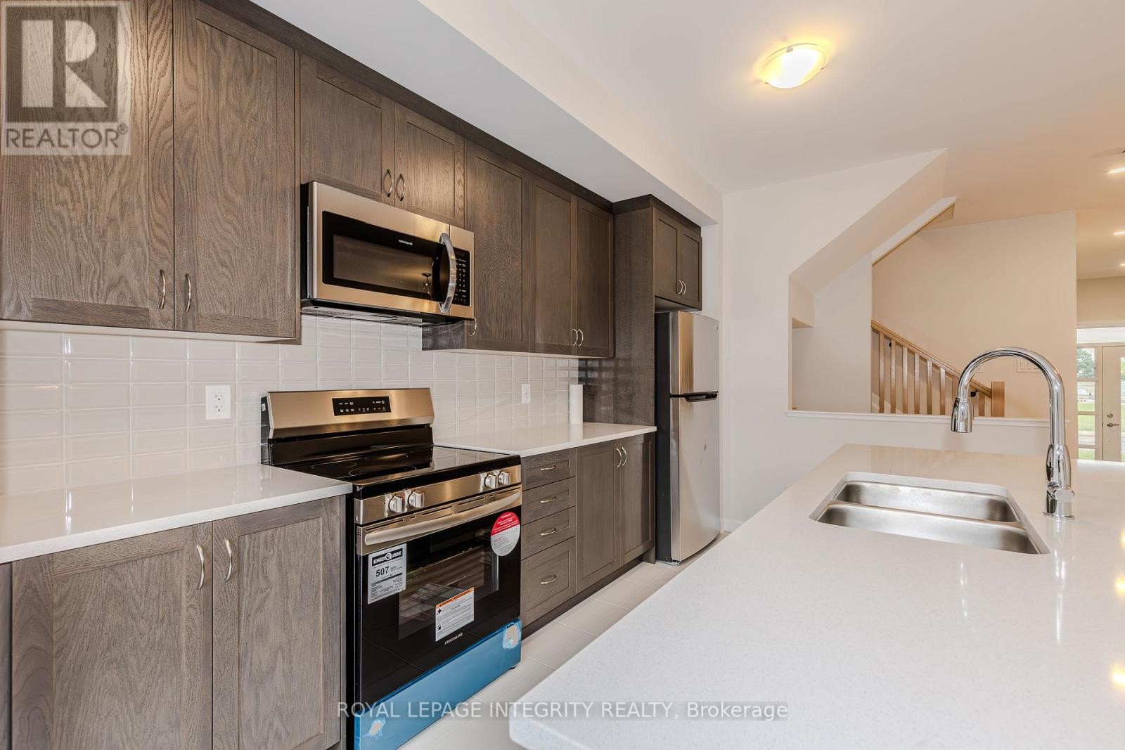 












66 OSLER STREET

,
Ottawa,




Ontario
K2W0M1

