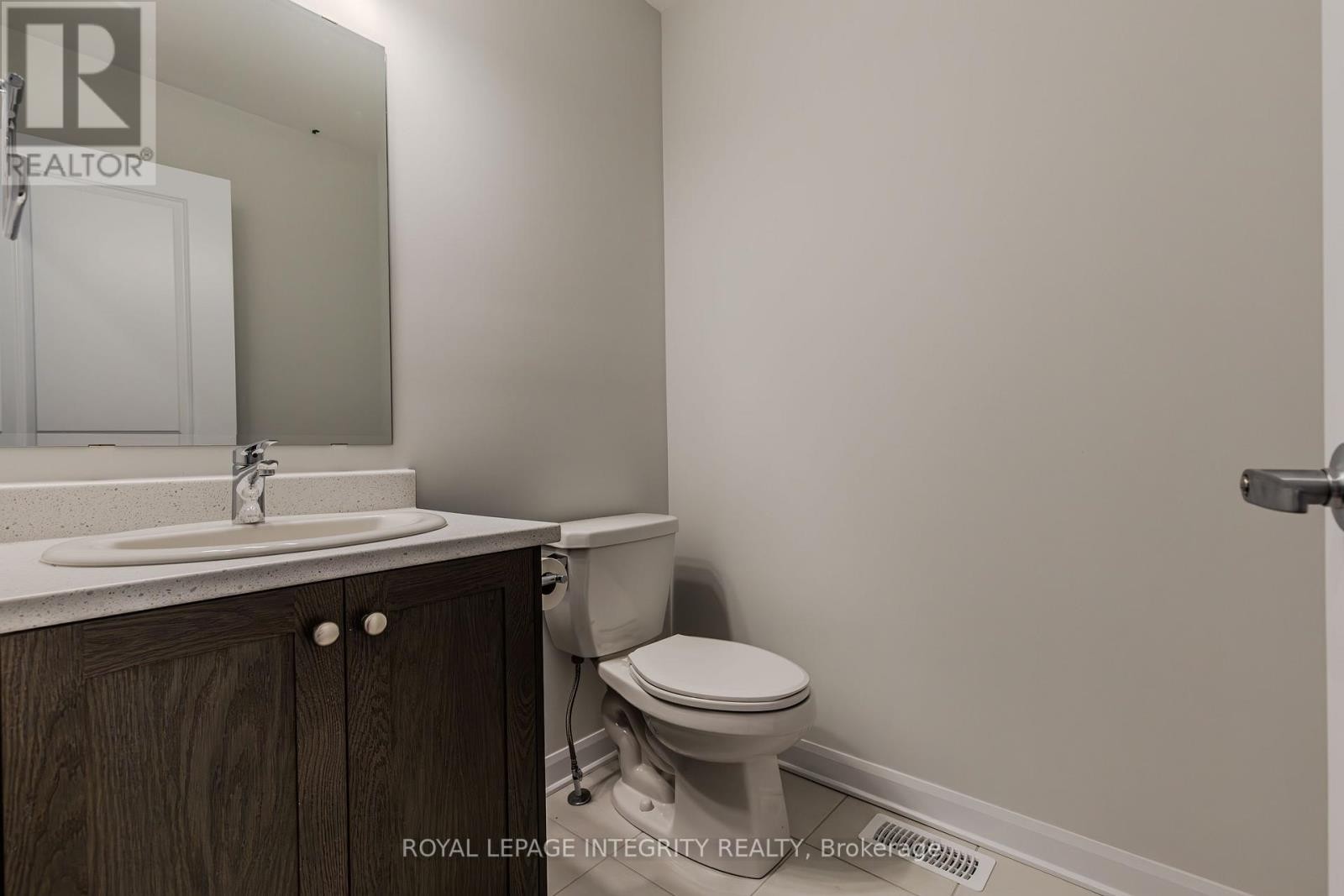 












66 OSLER STREET

,
Ottawa,




Ontario
K2W0M1

