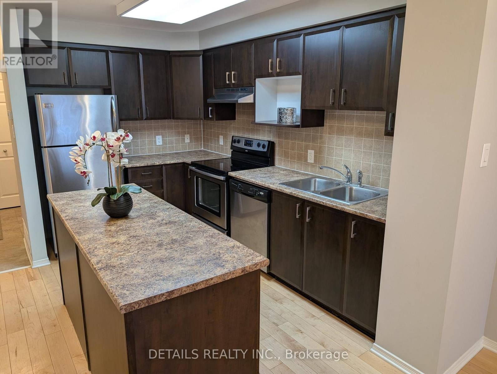 












149 WINDSWEPT PRIVATE

,
Ottawa,




Ontario
K1V0Z4

