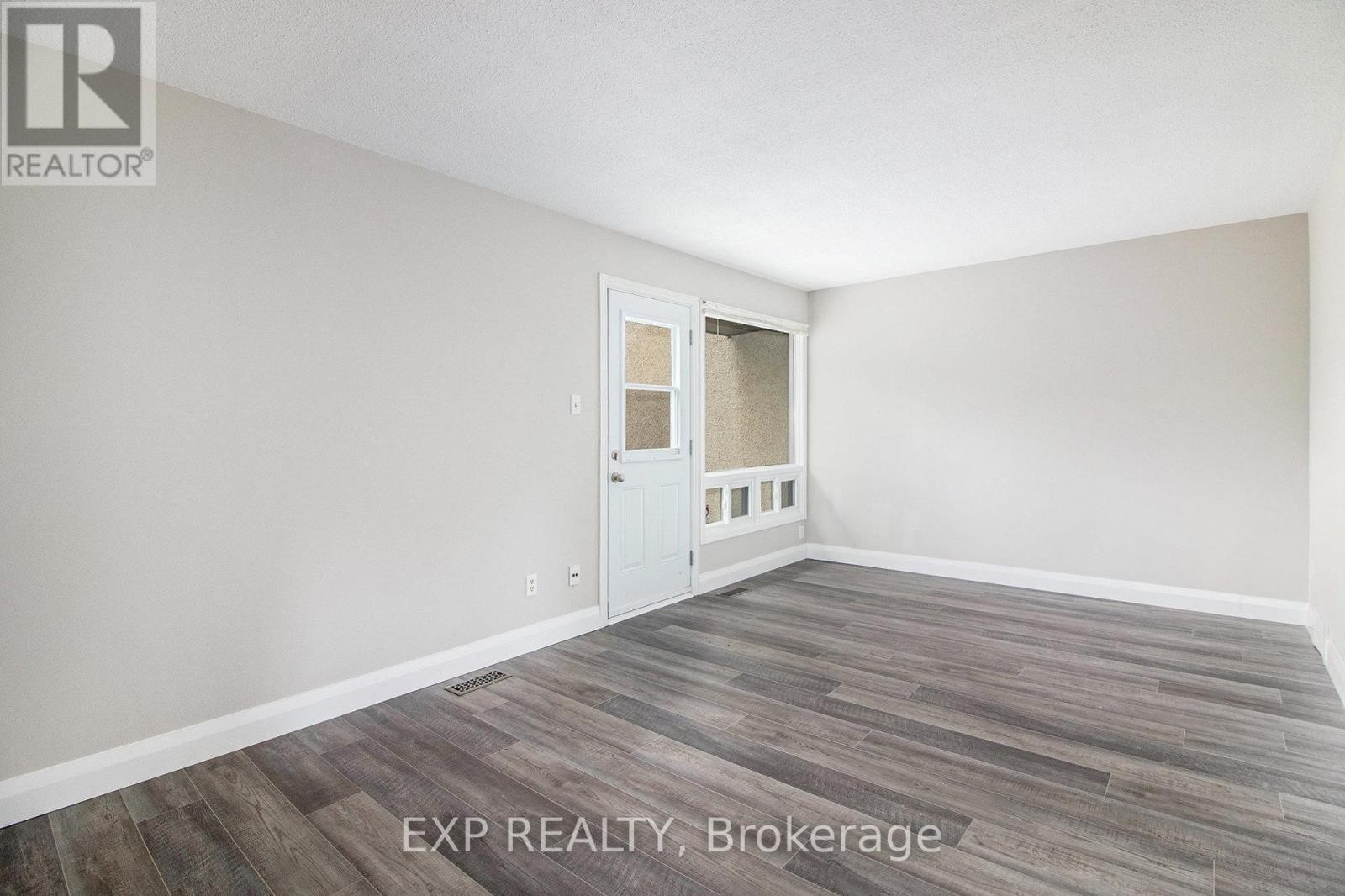 












1687 MEADOWBROOK ROAD

,
Ottawa,




Ontario
K1B4W6

