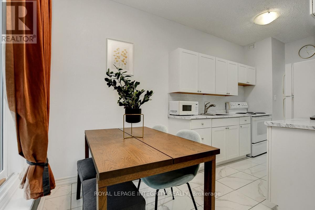 












107 - 2019 BANK STREET S

,
Ottawa,




Ontario
K1V0N1

