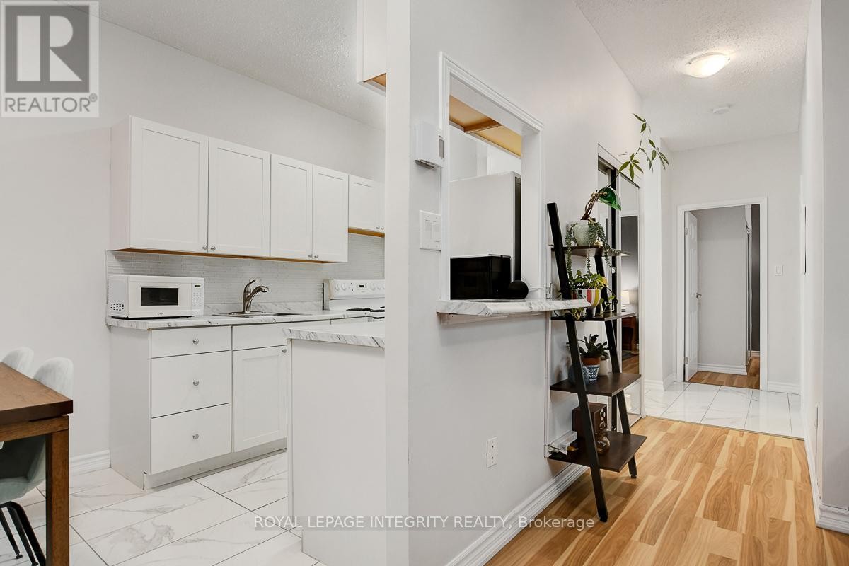 












107 - 2019 BANK STREET S

,
Ottawa,




Ontario
K1V0N1

