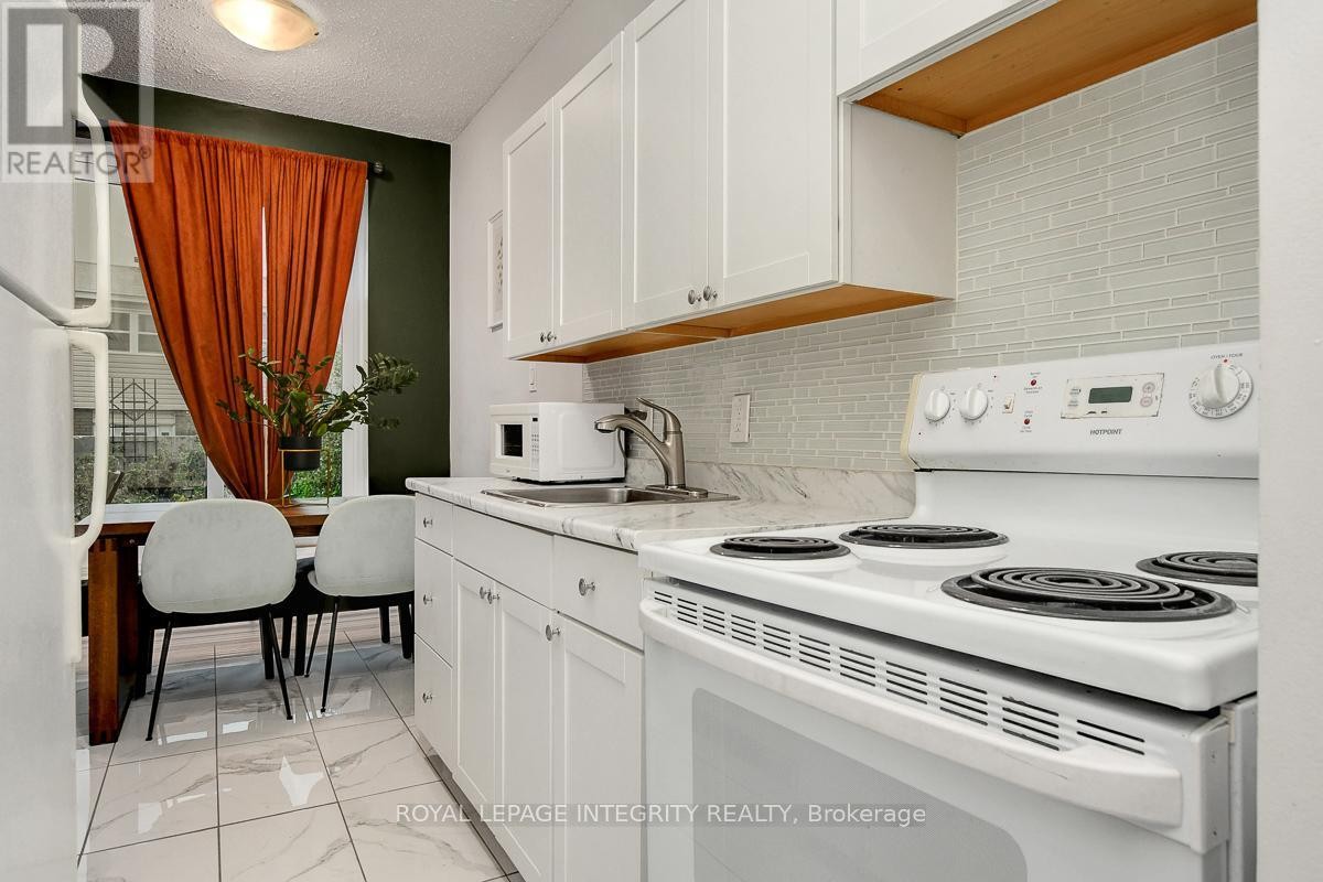 












107 - 2019 BANK STREET S

,
Ottawa,




Ontario
K1V0N1

