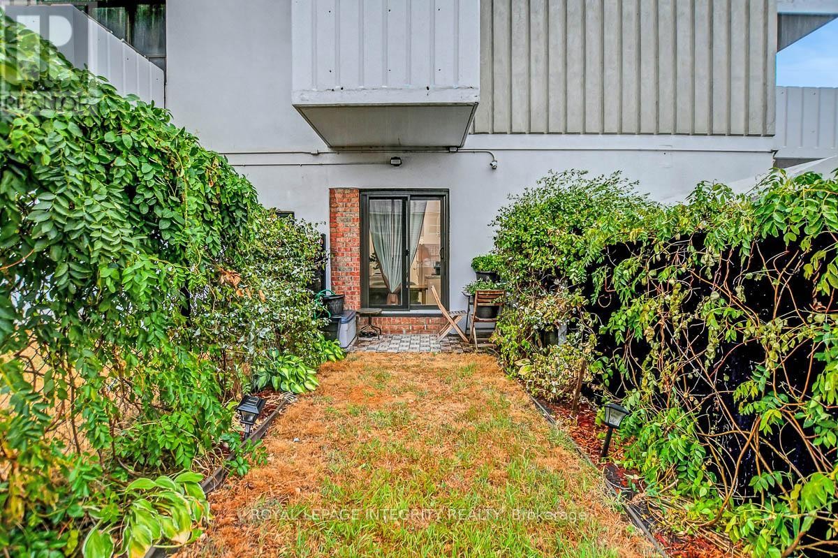 












107 - 2019 BANK STREET S

,
Ottawa,




Ontario
K1V0N1

