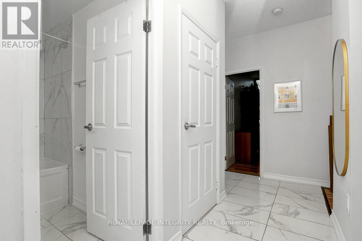 












107 - 2019 BANK STREET S

,
Ottawa,




Ontario
K1V0N1

