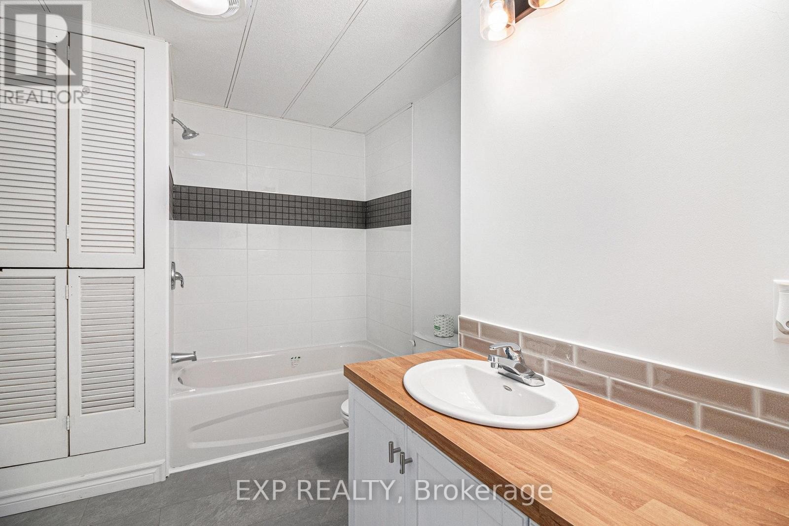 












6 - 1210 ST FELIX ROAD

,
Clarence-Rockland,




Ontario
K0A2A0

