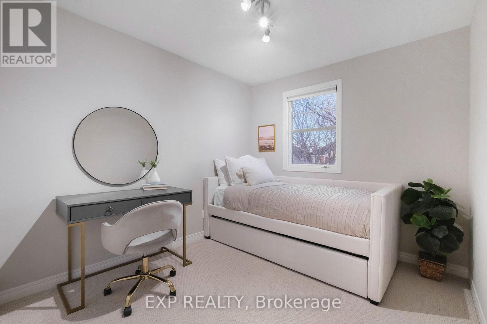 












34 AVONMORE CRESCENT

,
Ottawa,




Ontario
K2G6J7

