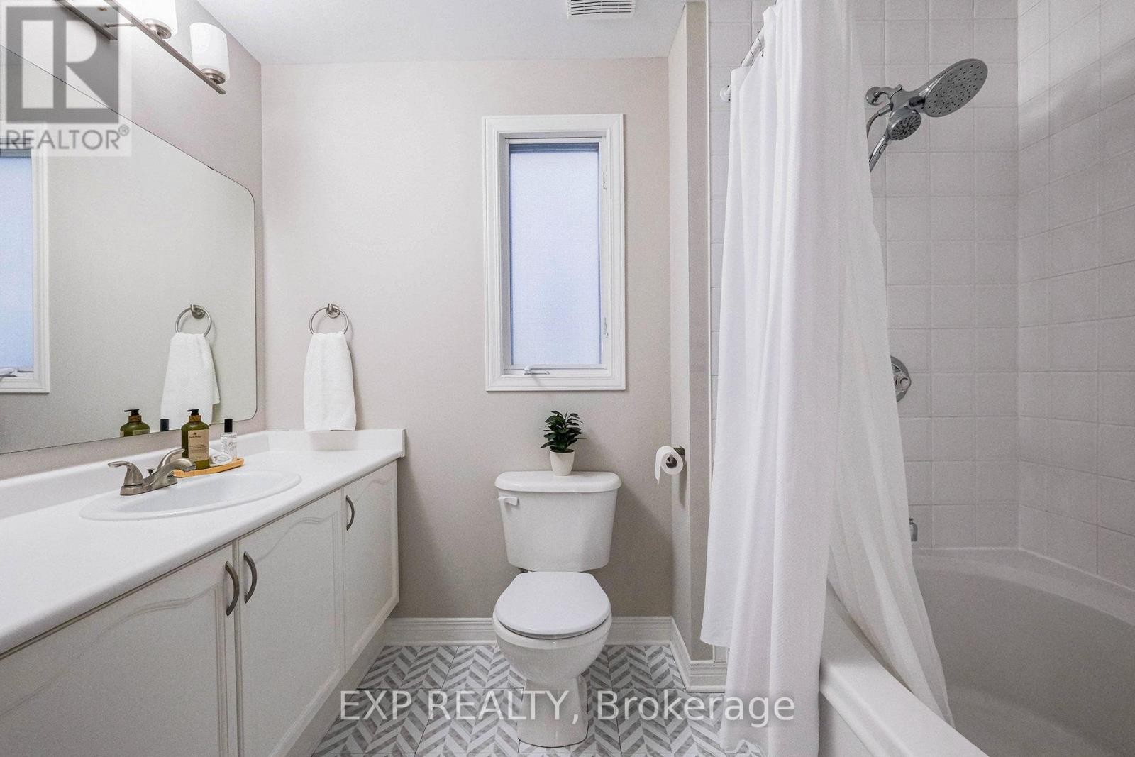 












34 AVONMORE CRESCENT

,
Ottawa,




Ontario
K2G6J7

