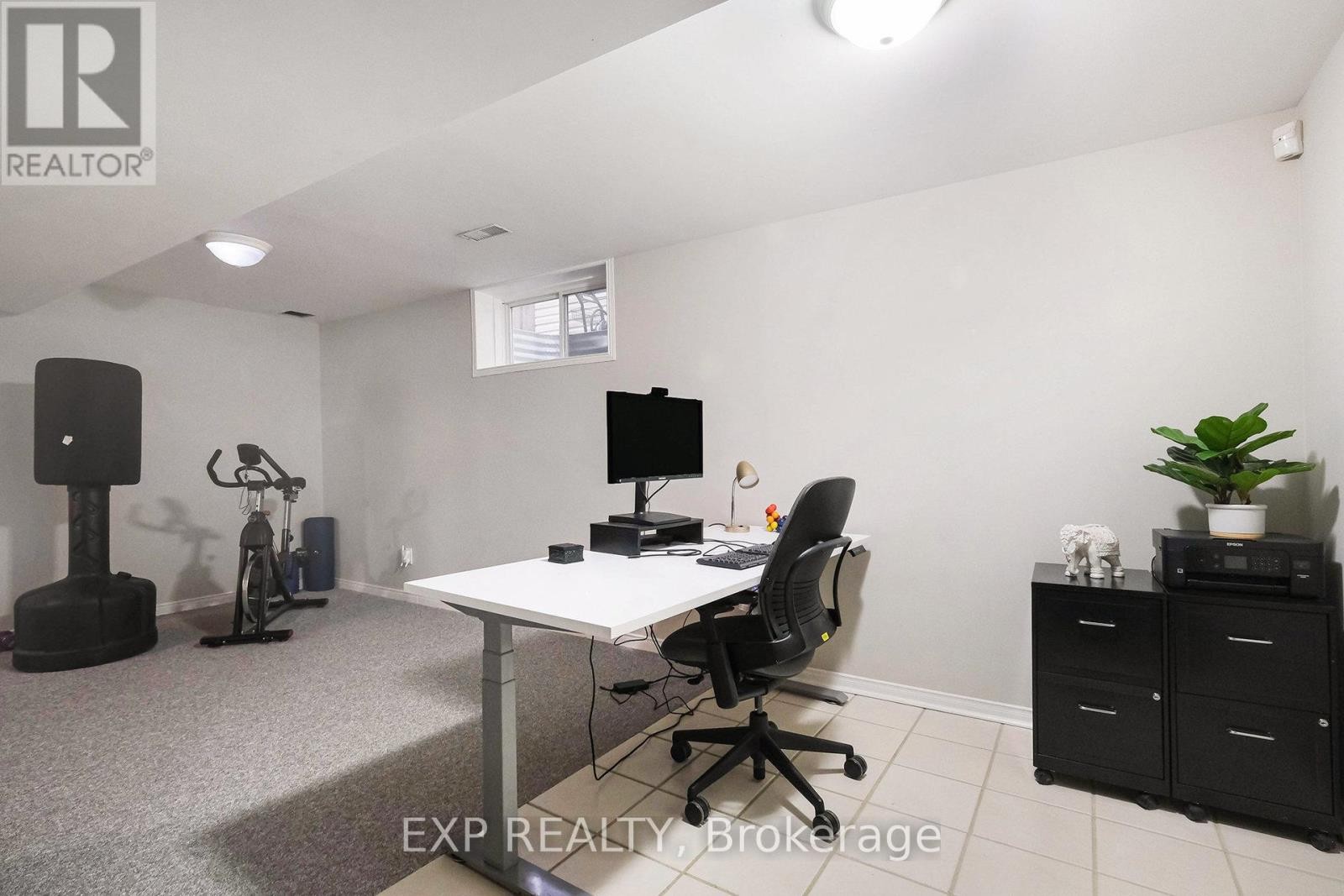 












34 AVONMORE CRESCENT

,
Ottawa,




Ontario
K2G6J7

