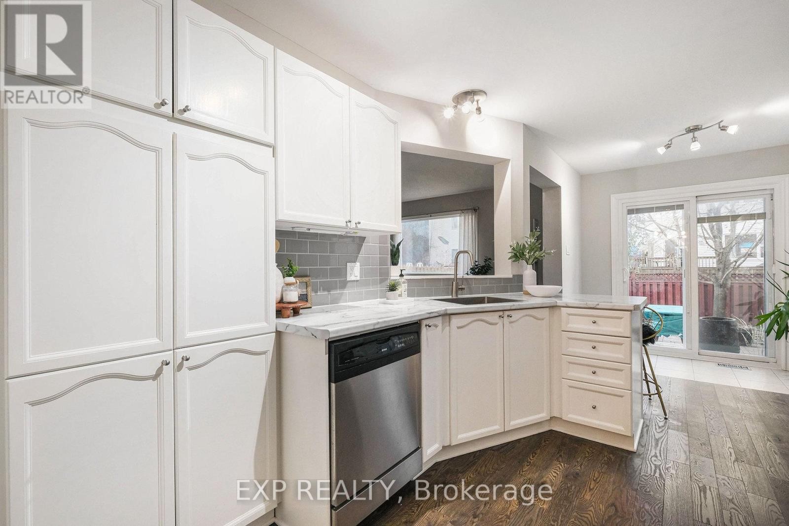 












34 AVONMORE CRESCENT

,
Ottawa,




Ontario
K2G6J7

