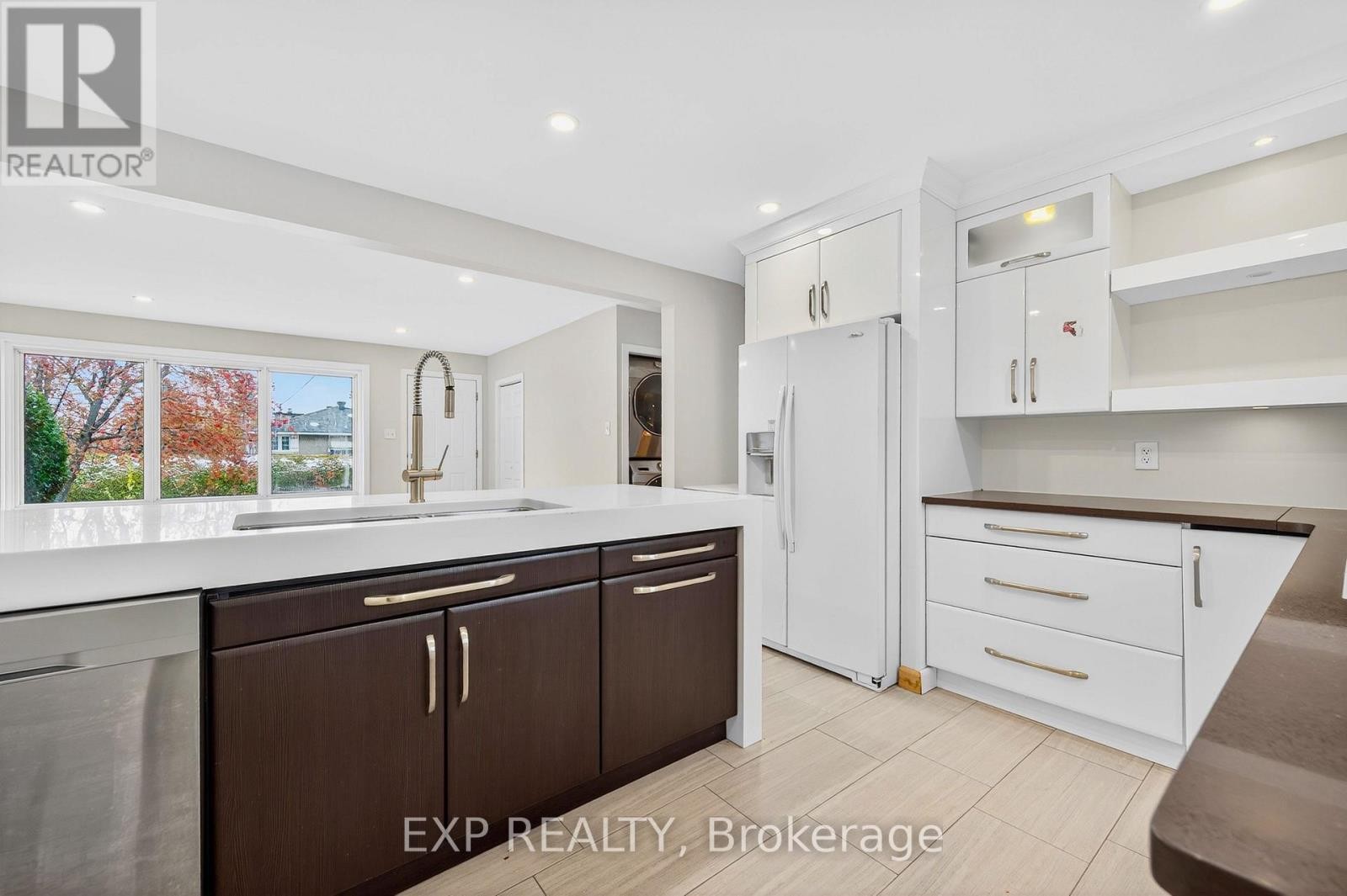 












1103 FRANCES STREET

,
Ottawa,




Ontario
K1K3L6

