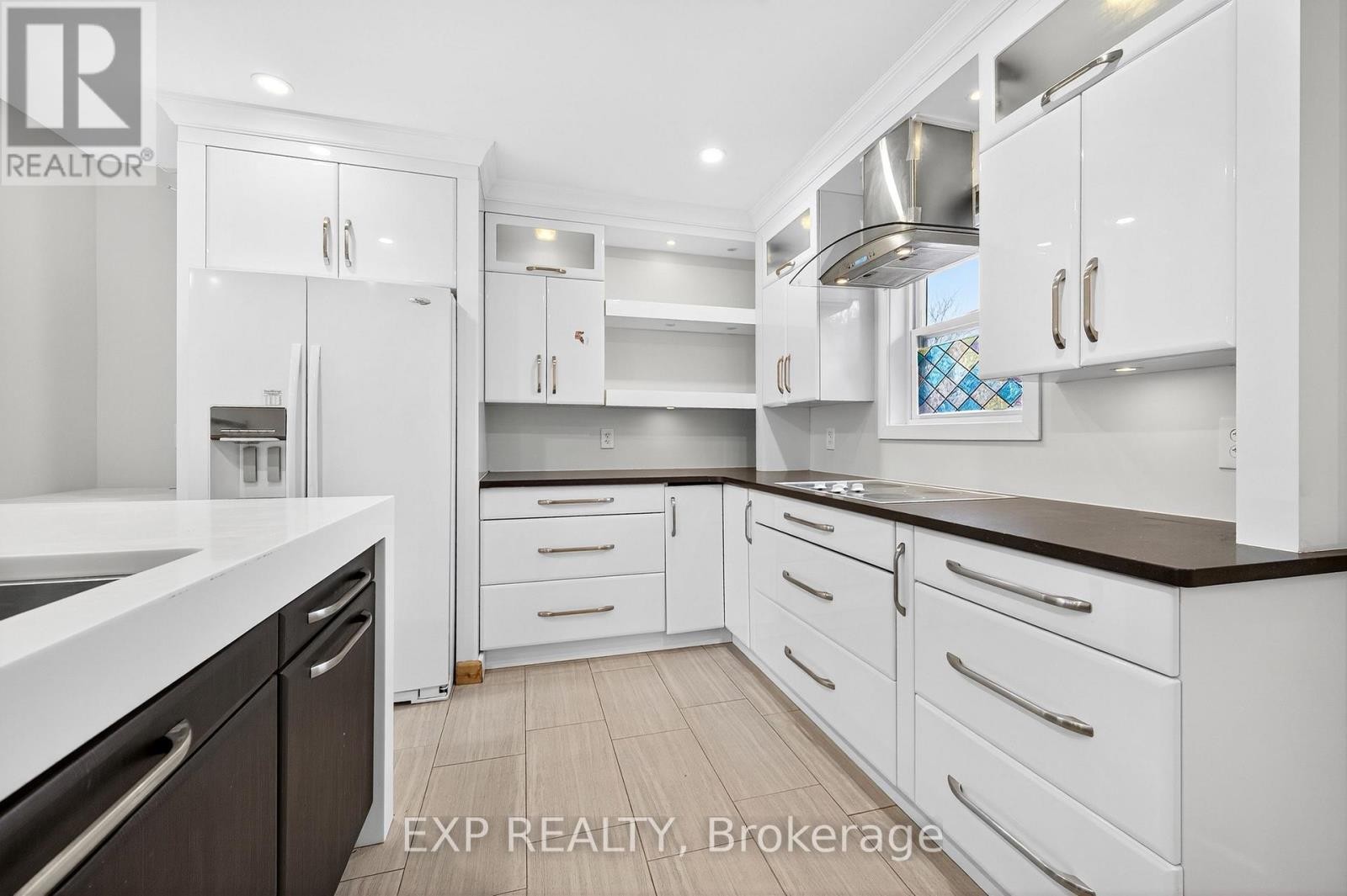 












1103 FRANCES STREET

,
Ottawa,




Ontario
K1K3L6

