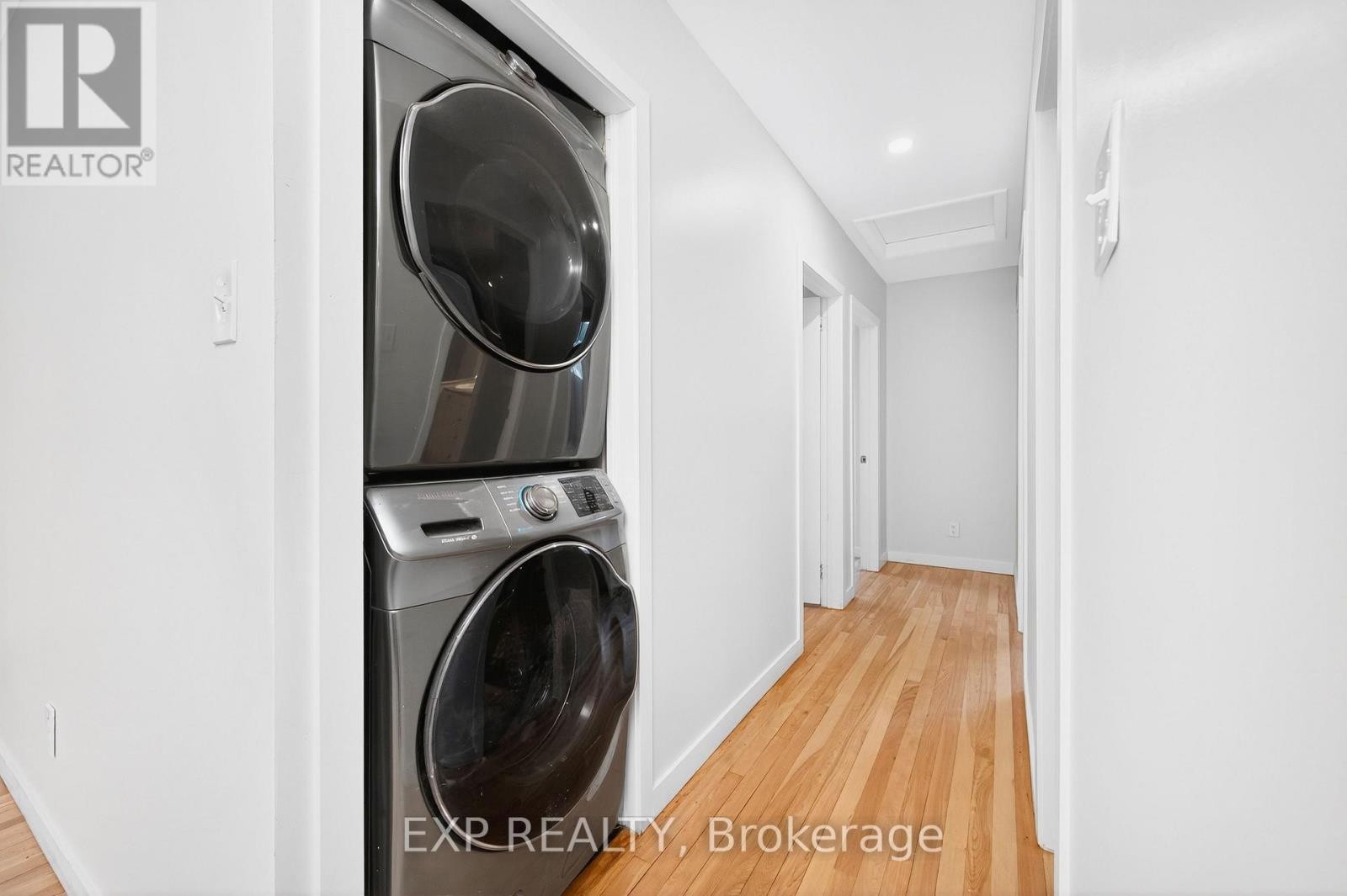 












1103 FRANCES STREET

,
Ottawa,




Ontario
K1K3L6

