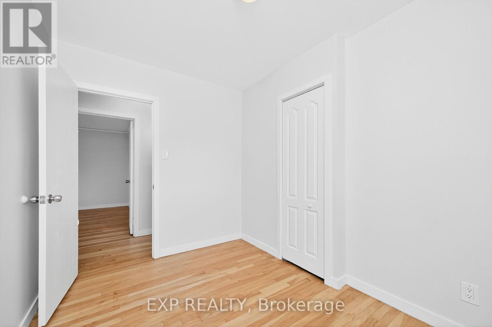 












1103 FRANCES STREET

,
Ottawa,




Ontario
K1K3L6

