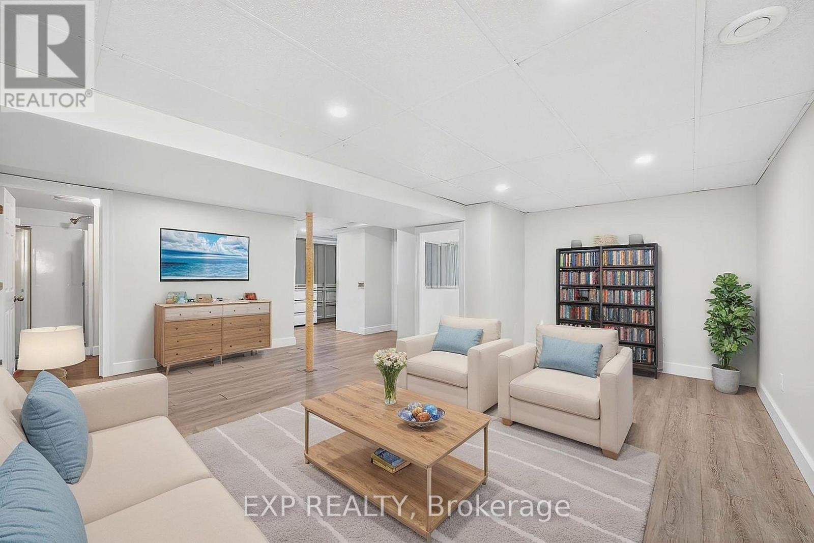 












1103 FRANCES STREET

,
Ottawa,




Ontario
K1K3L6

