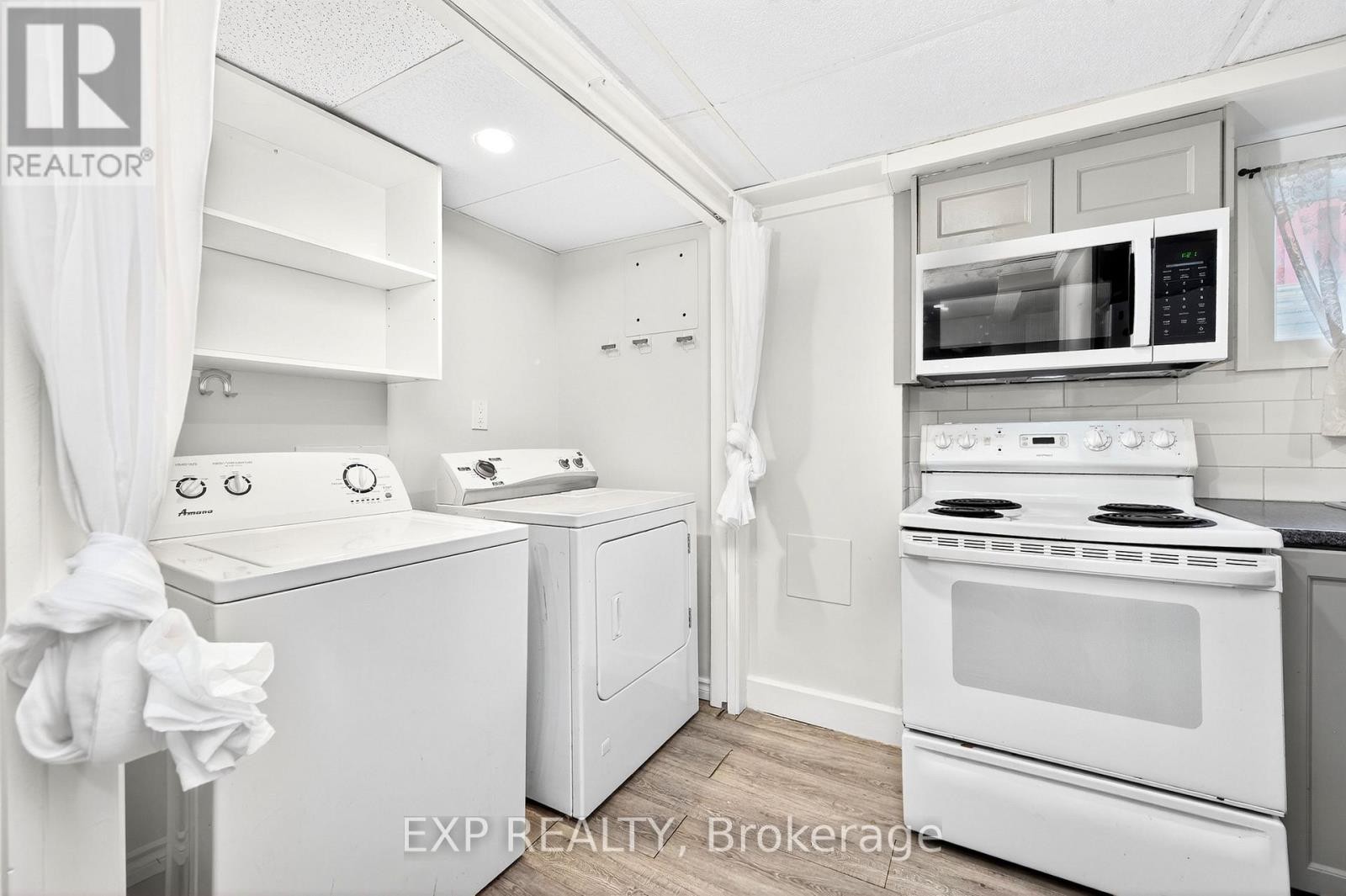 












1103 FRANCES STREET

,
Ottawa,




Ontario
K1K3L6

