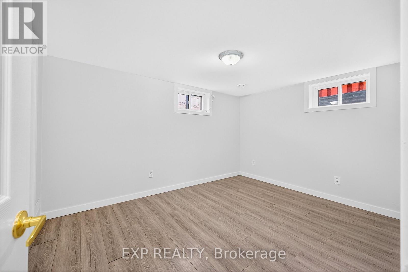 












1103 FRANCES STREET

,
Ottawa,




Ontario
K1K3L6

