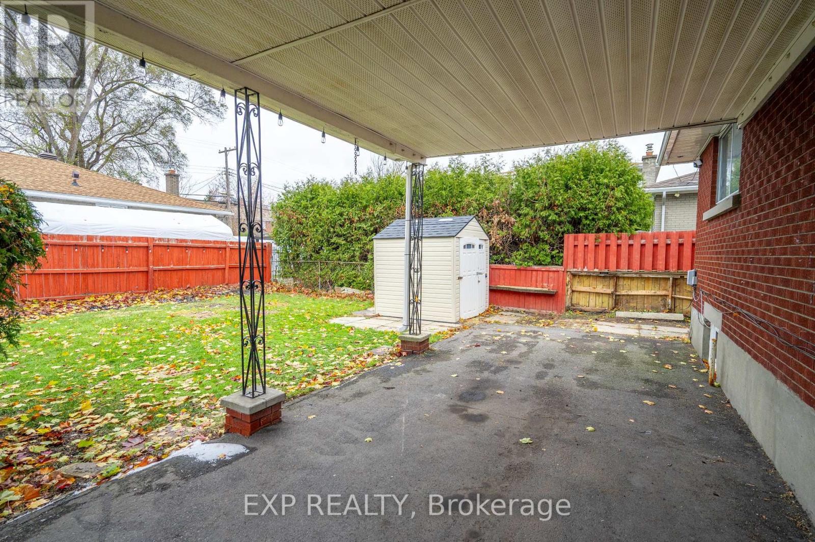 












1103 FRANCES STREET

,
Ottawa,




Ontario
K1K3L6

