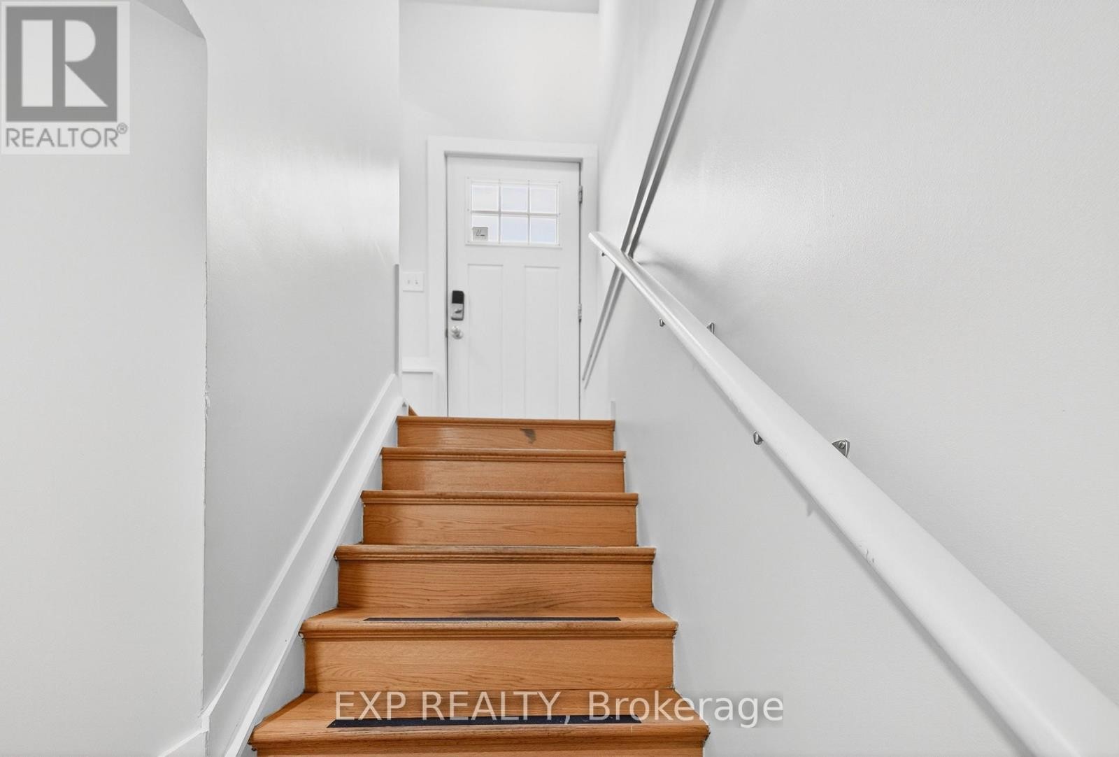 












1103 FRANCES STREET

,
Ottawa,




Ontario
K1K3L6

