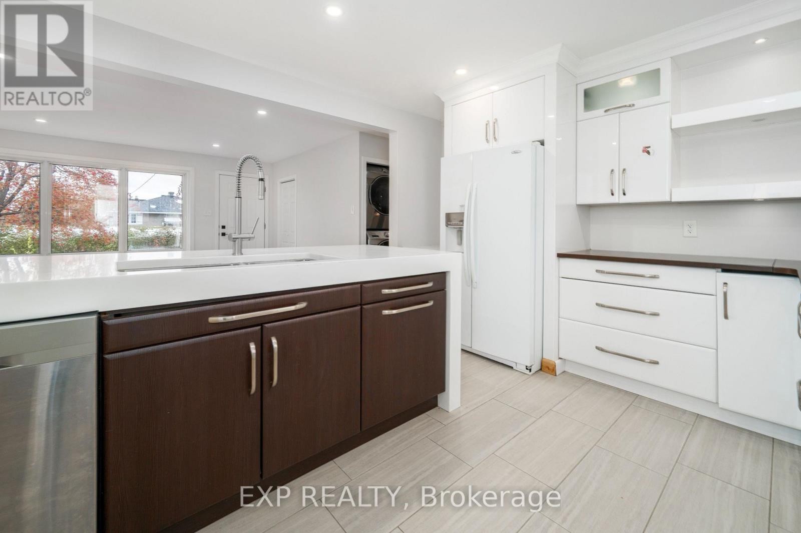 












1103 FRANCES STREET

,
Ottawa,




Ontario
K1K3L6

