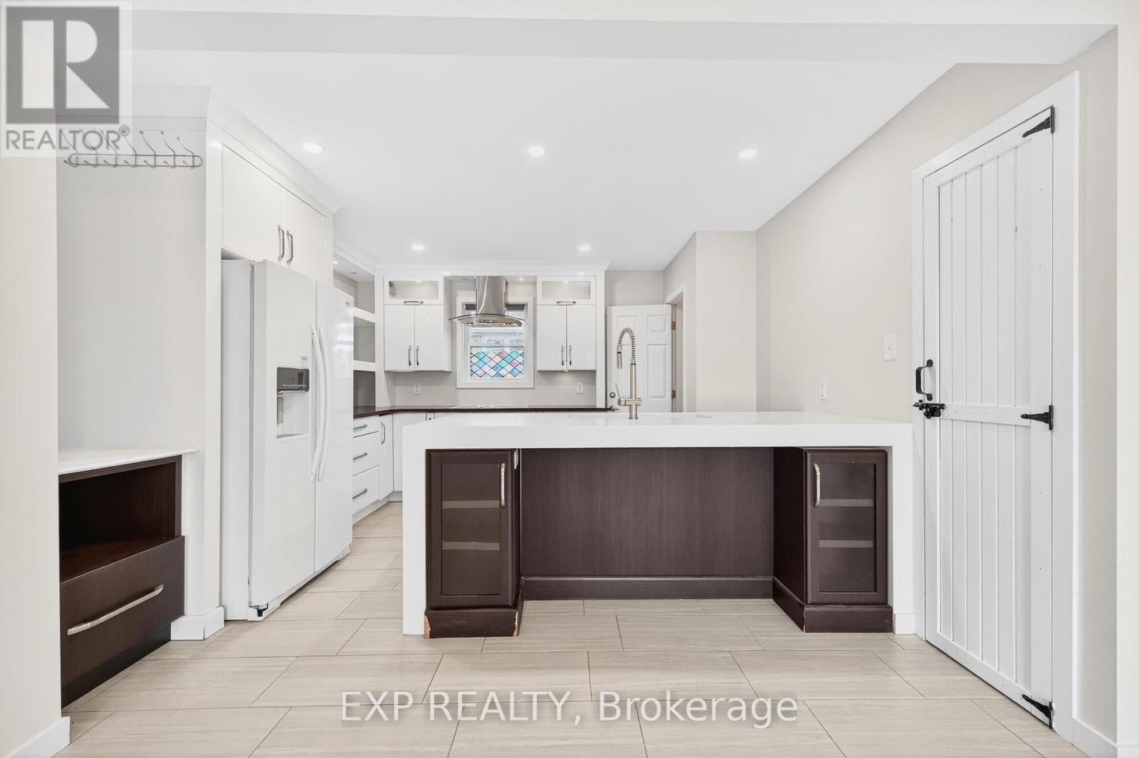 












1103 FRANCES STREET

,
Ottawa,




Ontario
K1K3L6

