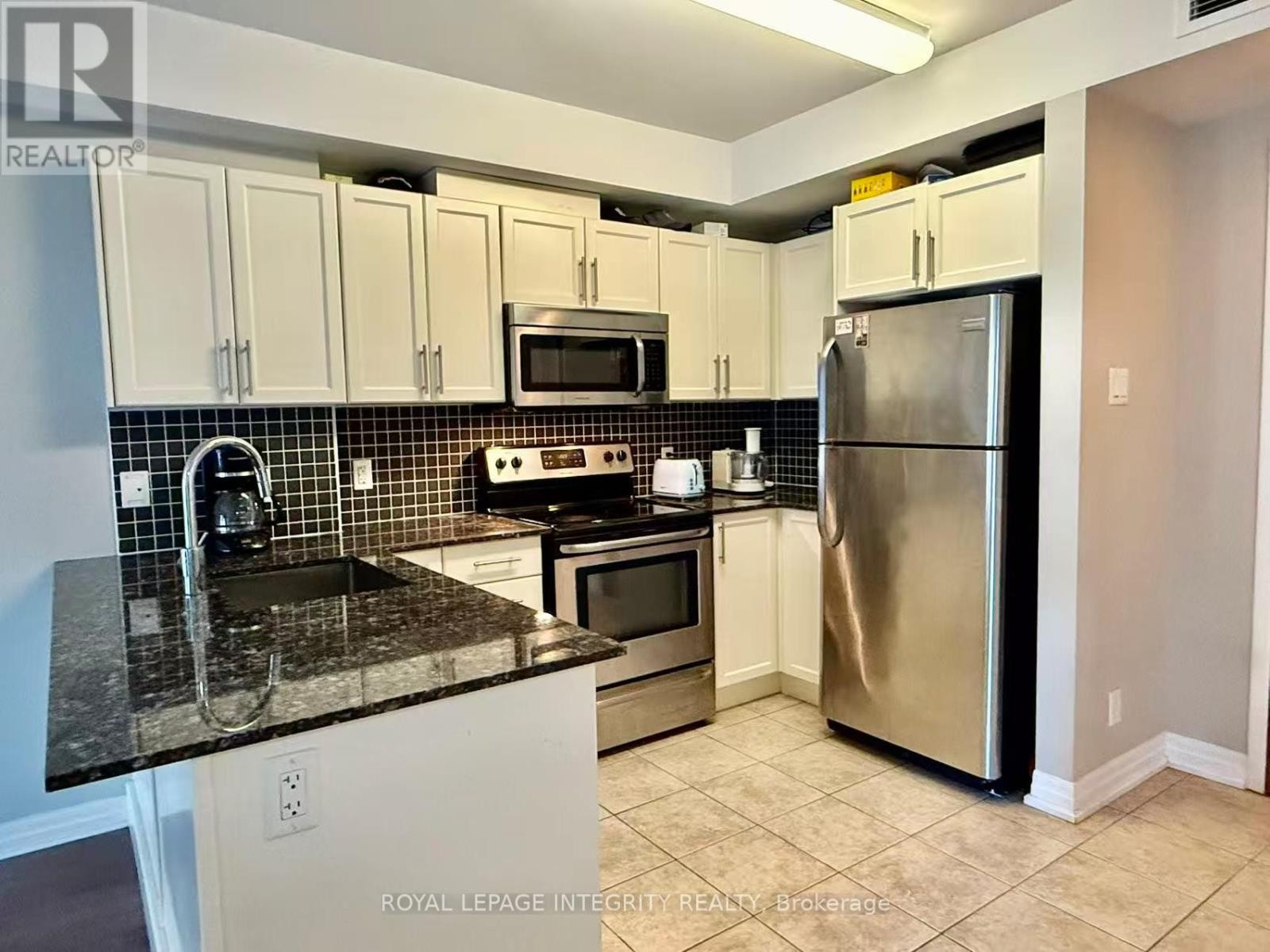 












1203 - 242 RIDEAU STREET

,
Ottawa,




Ontario
K1N0B6

