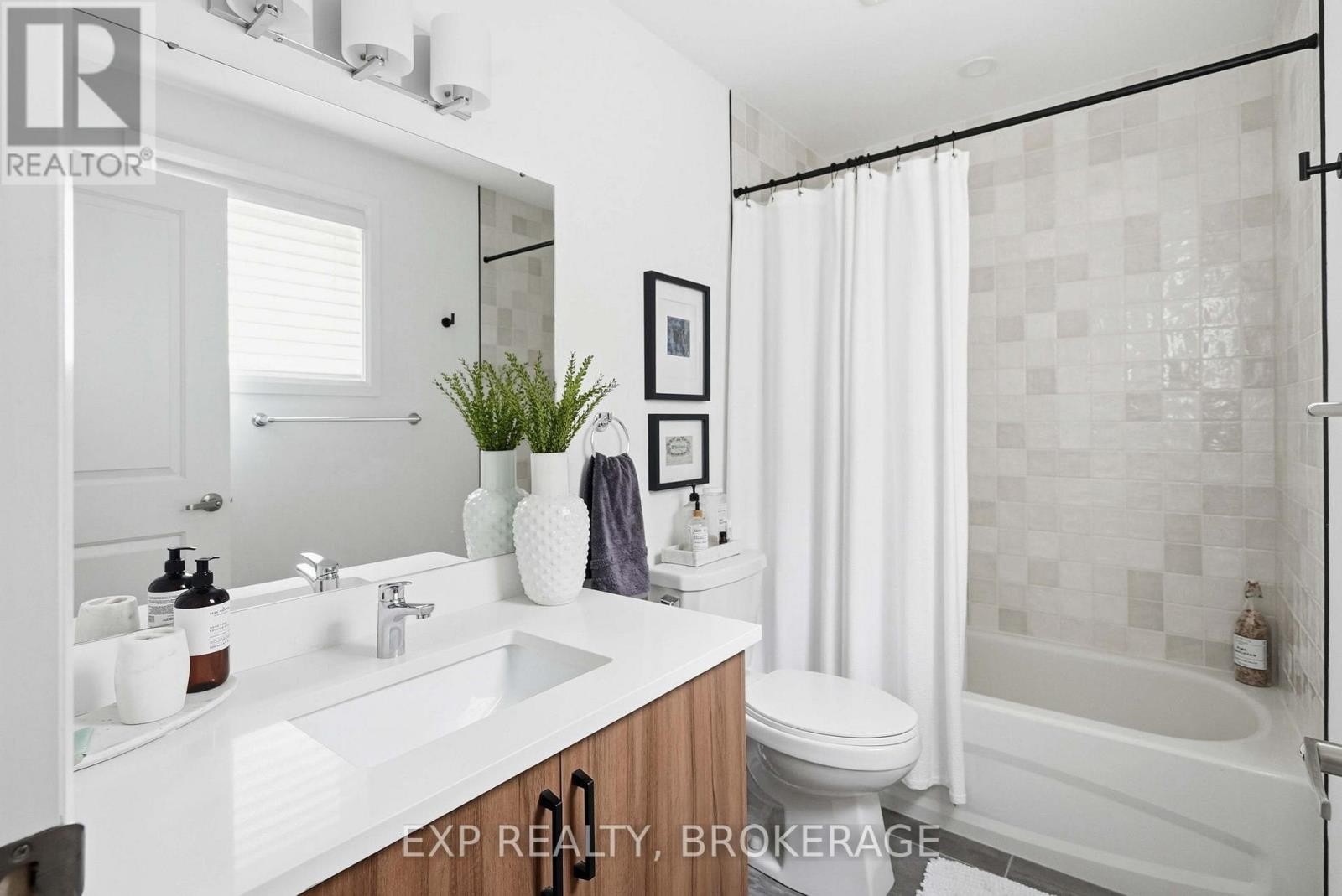 












59 CHERRY BLOSSOM PRIVATE

,
Ottawa,




Ontario
K2H0C4

