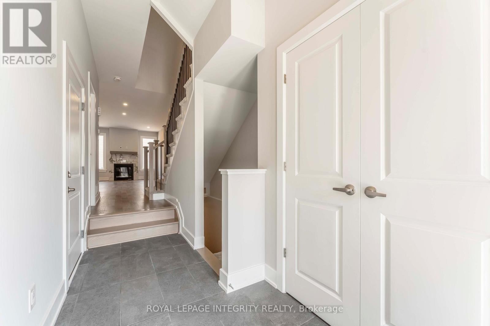 












1166 COPE DRIVE

,
Ottawa,




Ontario
K2S3C4

