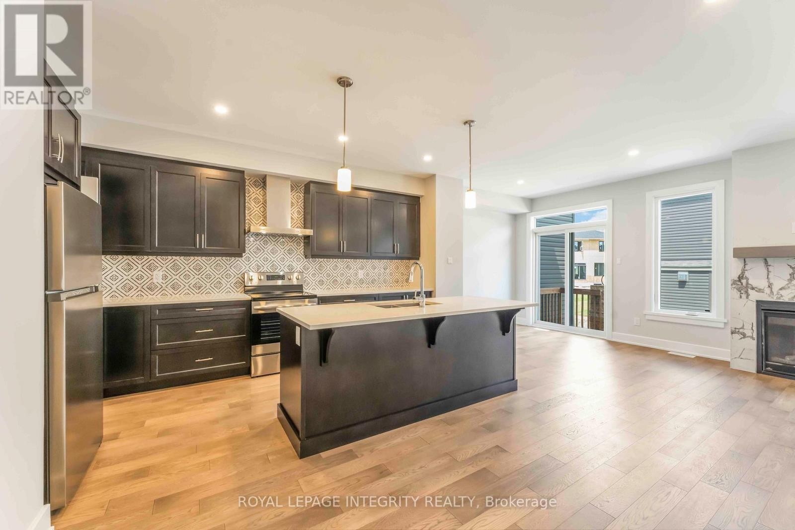 












1166 COPE DRIVE

,
Ottawa,




Ontario
K2S3C4

