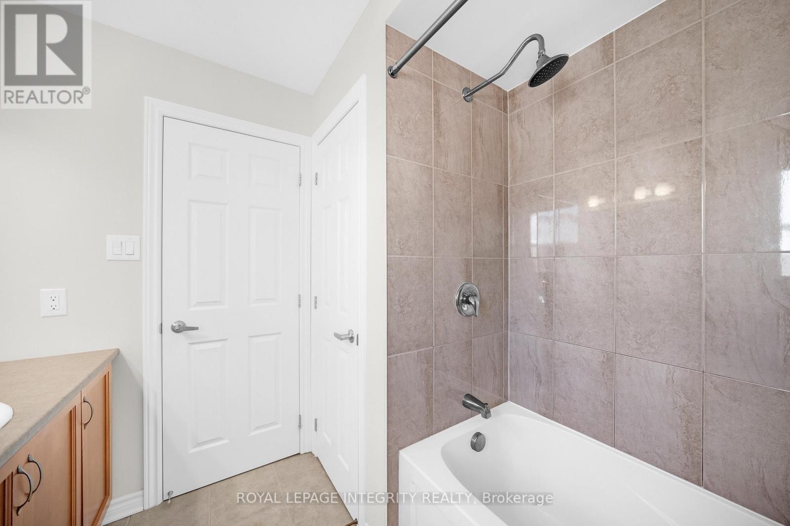 












332 SONG SPARROW STREET

,
Ottawa,




Ontario
K2J5Y9

