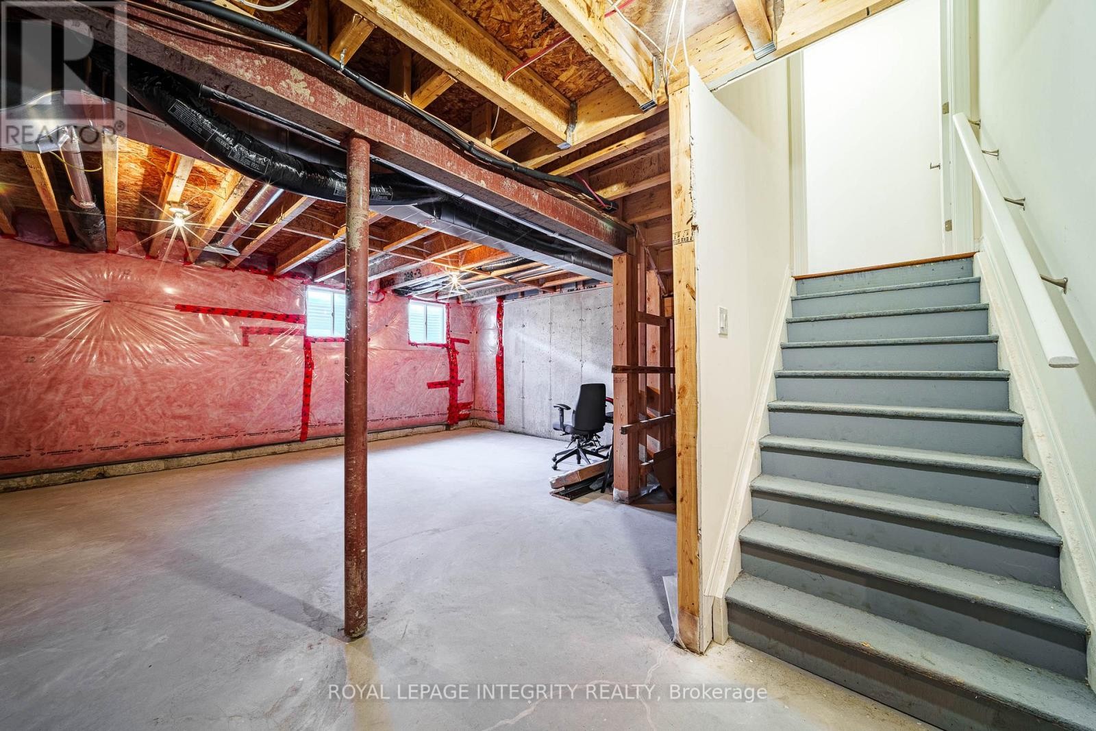 












332 SONG SPARROW STREET

,
Ottawa,




Ontario
K2J5Y9

