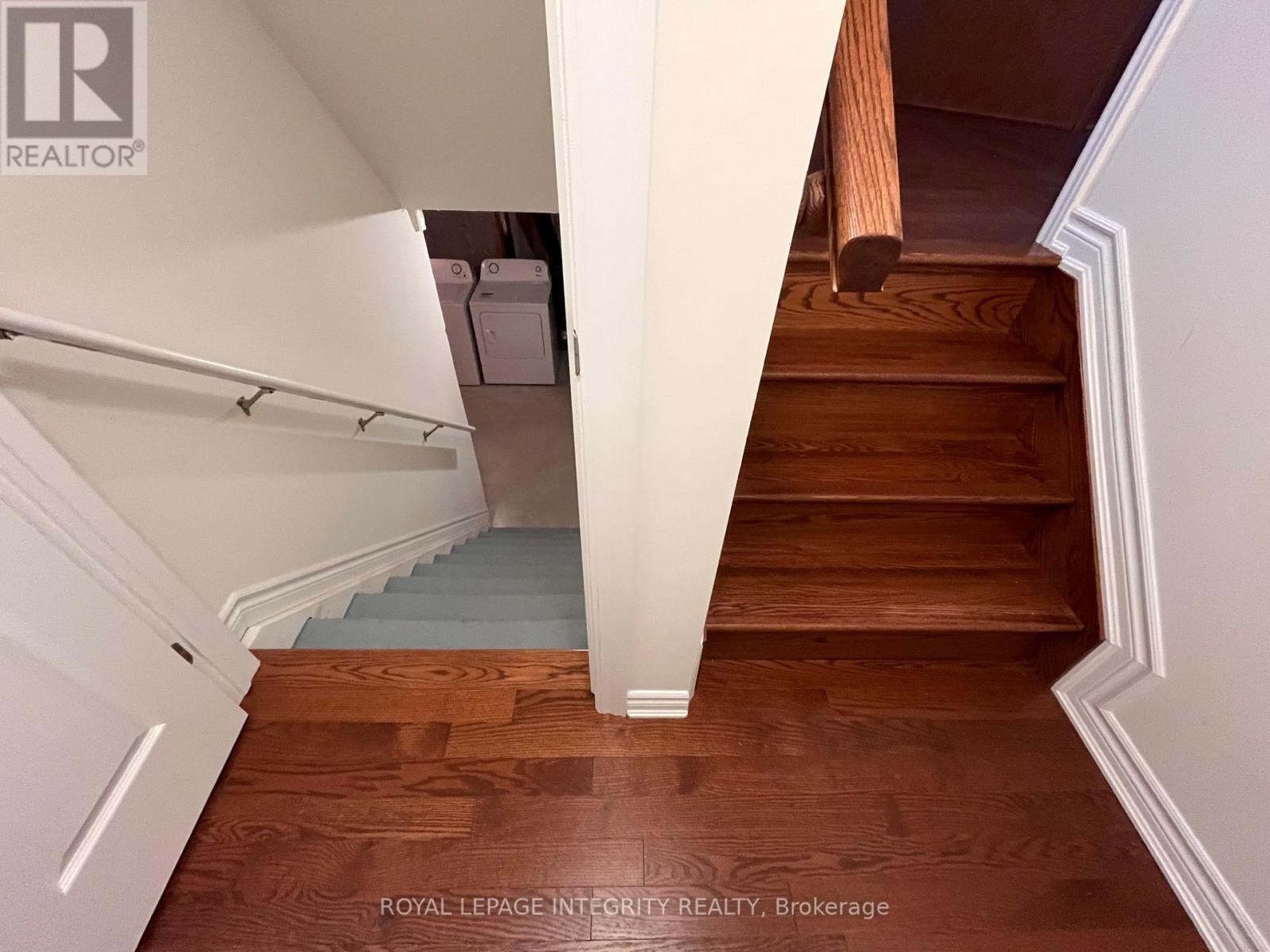 












332 SONG SPARROW STREET

,
Ottawa,




Ontario
K2J5Y9

